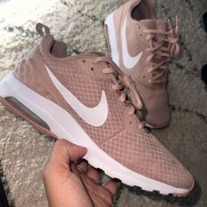 Nike Air Max Motion Particle Pink